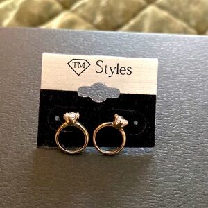Fun mini engagement earrings ring 💍💍🖤